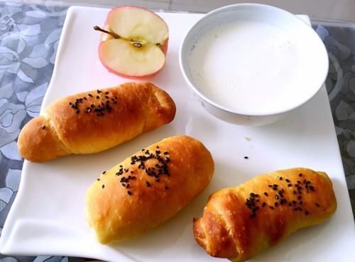 买面包时,你若避开这四种面包不拿,老板一看便知是“行家”