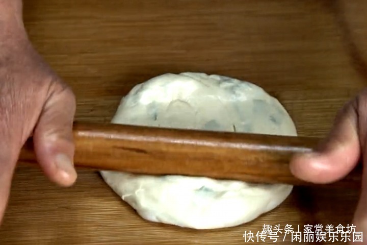 学会|葱花饼此做法,谁都能学会,暄软好吃有劲道,连吃一周都不腻