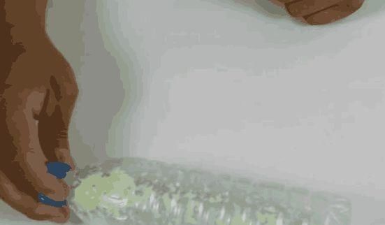 “大蒜”丢进花盆里,花草像打了激素,叶片油绿光亮,猛窜新芽