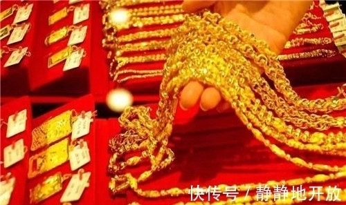 手链 黄金手镯和黄金手链不知道选哪一个?看完或许你就不纠结了!