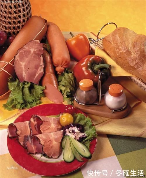 食物|“亚硝酸盐致癌”！这7种食物尽量少吃，不吃最好！