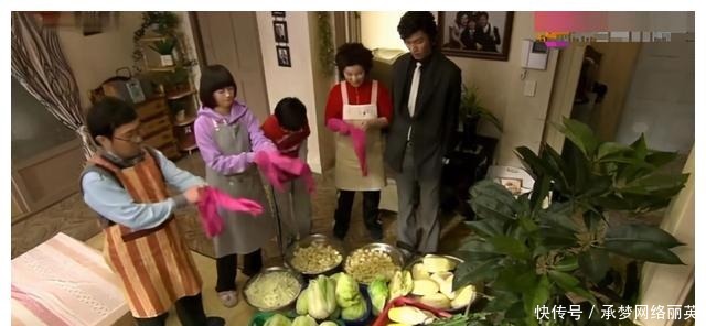 抢汉服熊猫还不够?韩网友称鞠婧祎《如意芳霏》抄韩国放河灯习俗