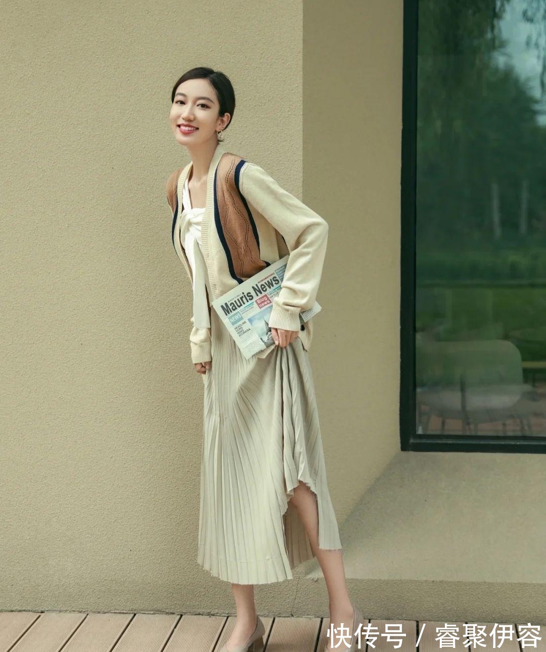 v领|奶奶衫,才是女人该有的秋装!搭配这3种下装,美的高级优雅