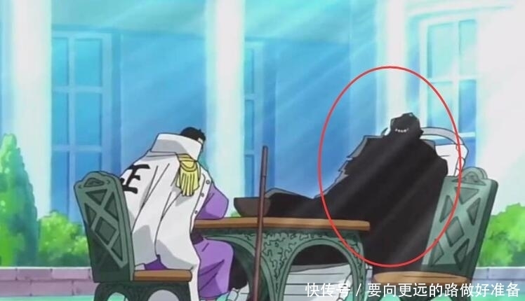 海贼王:与四皇同框出境,洛克斯残党中的神秘人物究竟是谁?