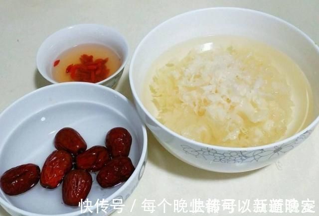 银耳|煮银耳汤,放冰糖好还是放白糖好?别以为差不多,效果差远了