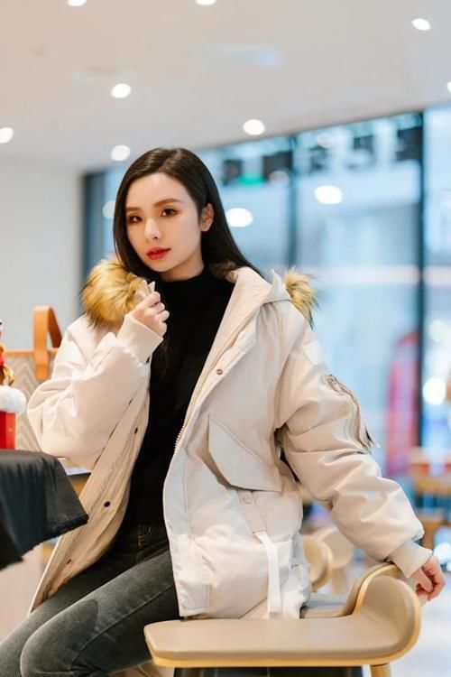  气质|“奶茶色”今年开挂了，一穿就很有气质