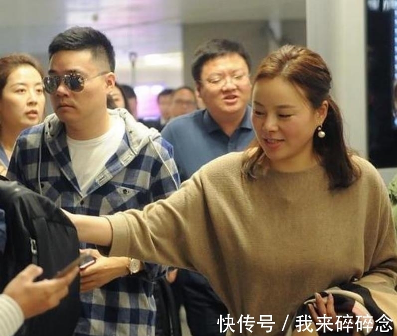 亚运会|丁俊晖一家近照，妻子贤惠女儿可爱，身家过亿却很低调