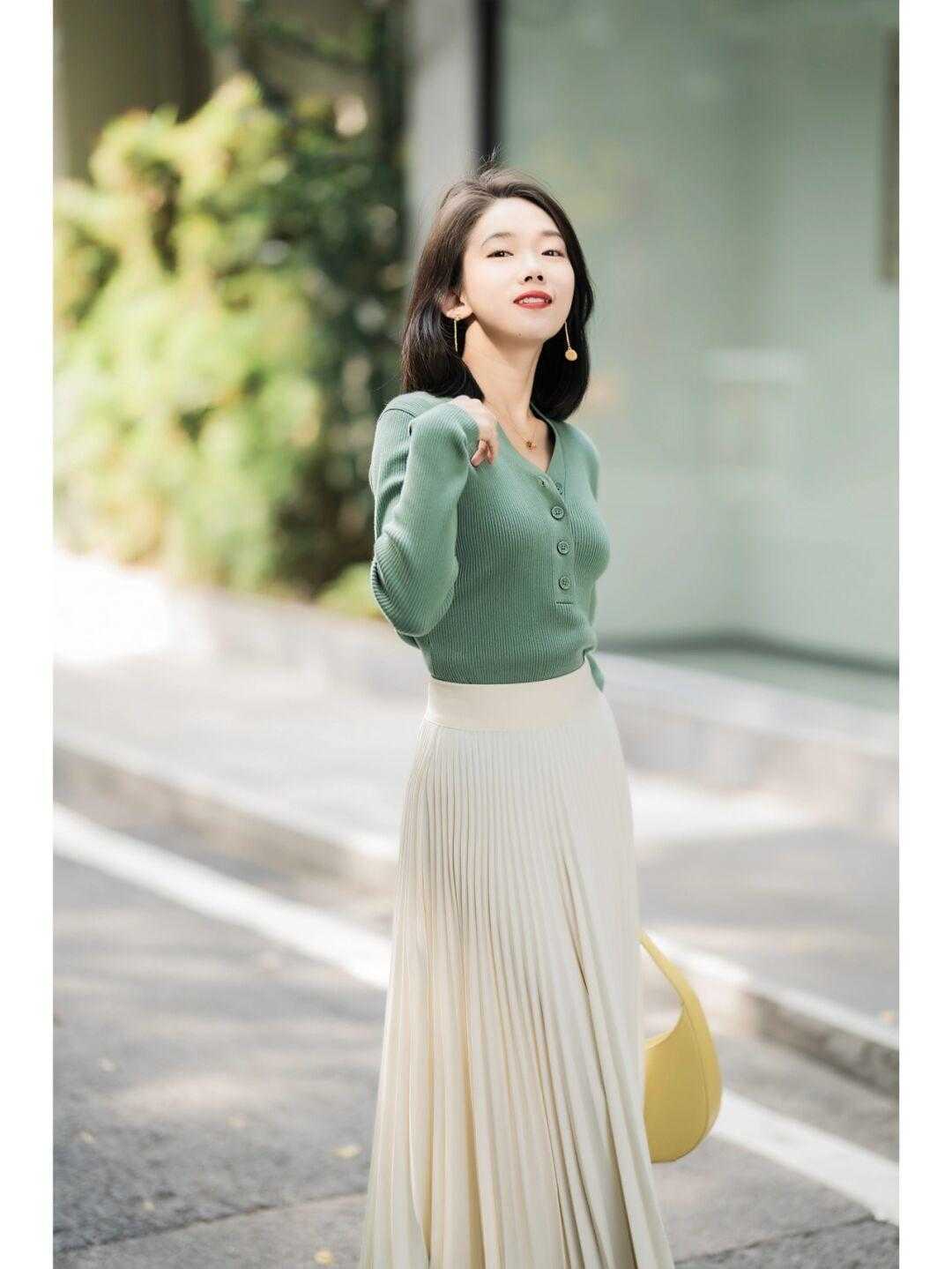 小仙女们 日常穿搭没头绪?快来看看这些简约大方的气质穿搭,谁穿谁美