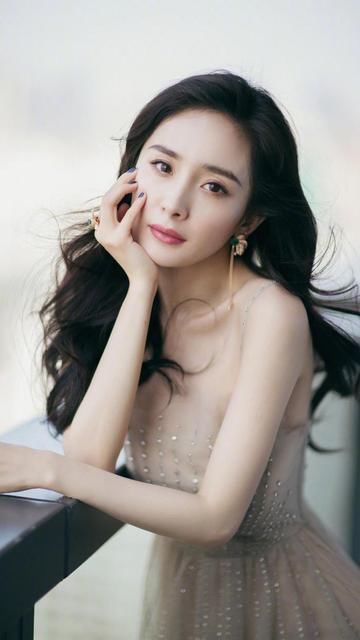 嘉宾|杨幂被嘉宾吐槽:真人与照片不符,霸气回怼,但发际线却是硬伤