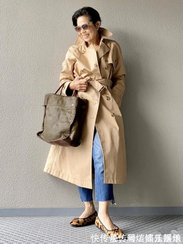 牛仔裤 身高153,年龄58岁又怎样?她靠利落穿搭圈粉无数,好会穿