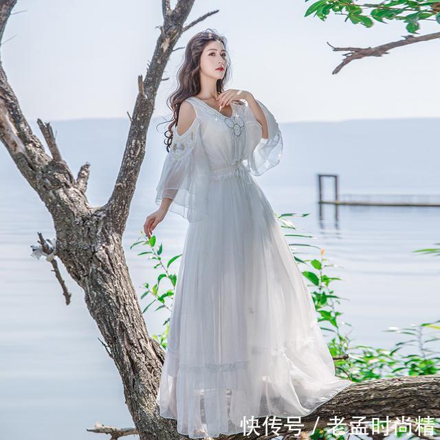 连衣裙 暖春开始,还在犹豫穿什么吗,这个春季让连衣裙为您搭配出女神范