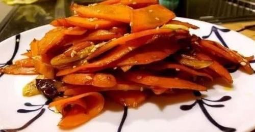 精选美食推荐：海鲜菇鸡蛋炒虾仁，锅塌豆腐，野蒜炒五花肉的做法