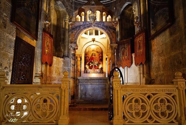 基督教圣地,耶稣在这里遇难、安葬、复活,信徒慕名而来