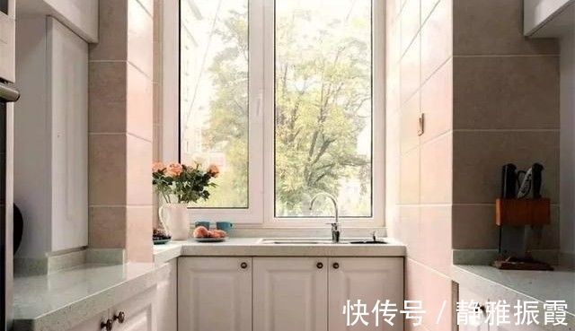 房子|几十平米的房子用这种风格装修,主卧一个大阳台,像一个大花园