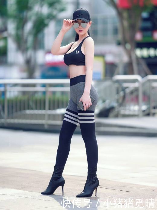 时尚|街拍集时尚又百搭的打底裤,绽放女神独特的魅力色彩