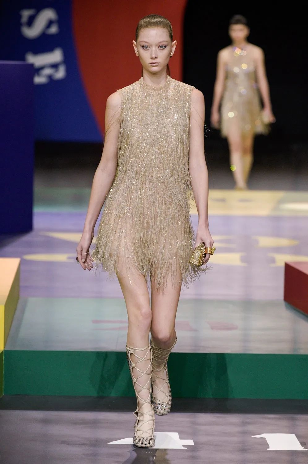 anna！DIOR邀请你玩一场打破陈规的游戏