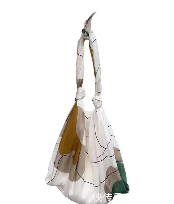 烂大街的包包别背了!2021春夏最流行的是这些