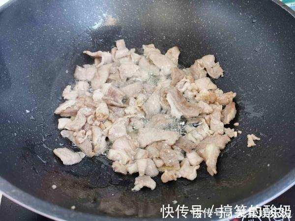 口蘑|这东西30块1斤,再贵也得让孩子吃,能长高个,营养堪比灵芝!