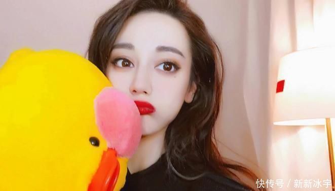 为什么你天天冒痘痘,别人脸上却很光滑做好这4点你也不长痘