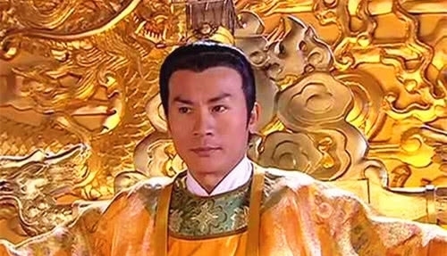 嫁给|皇帝死后她被遣散回家,然后嫁给了个乞丐,20年后乞丐成了皇帝