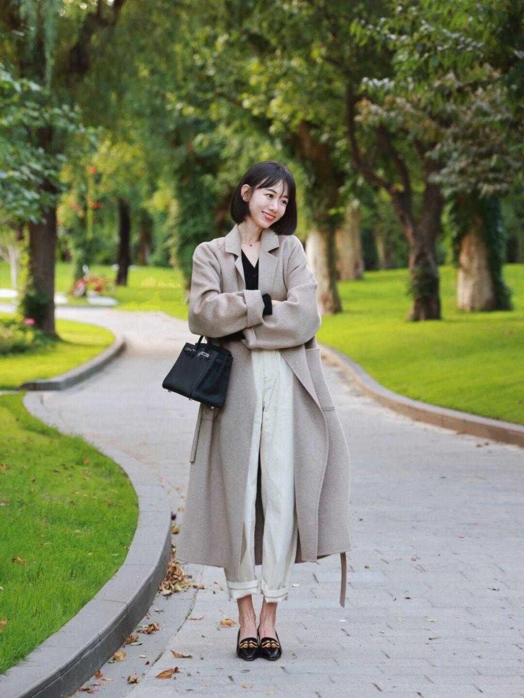 针织开衫|30+的女人常备这几条裤子,搭配上针织开衫或者毛衣,百搭又高级