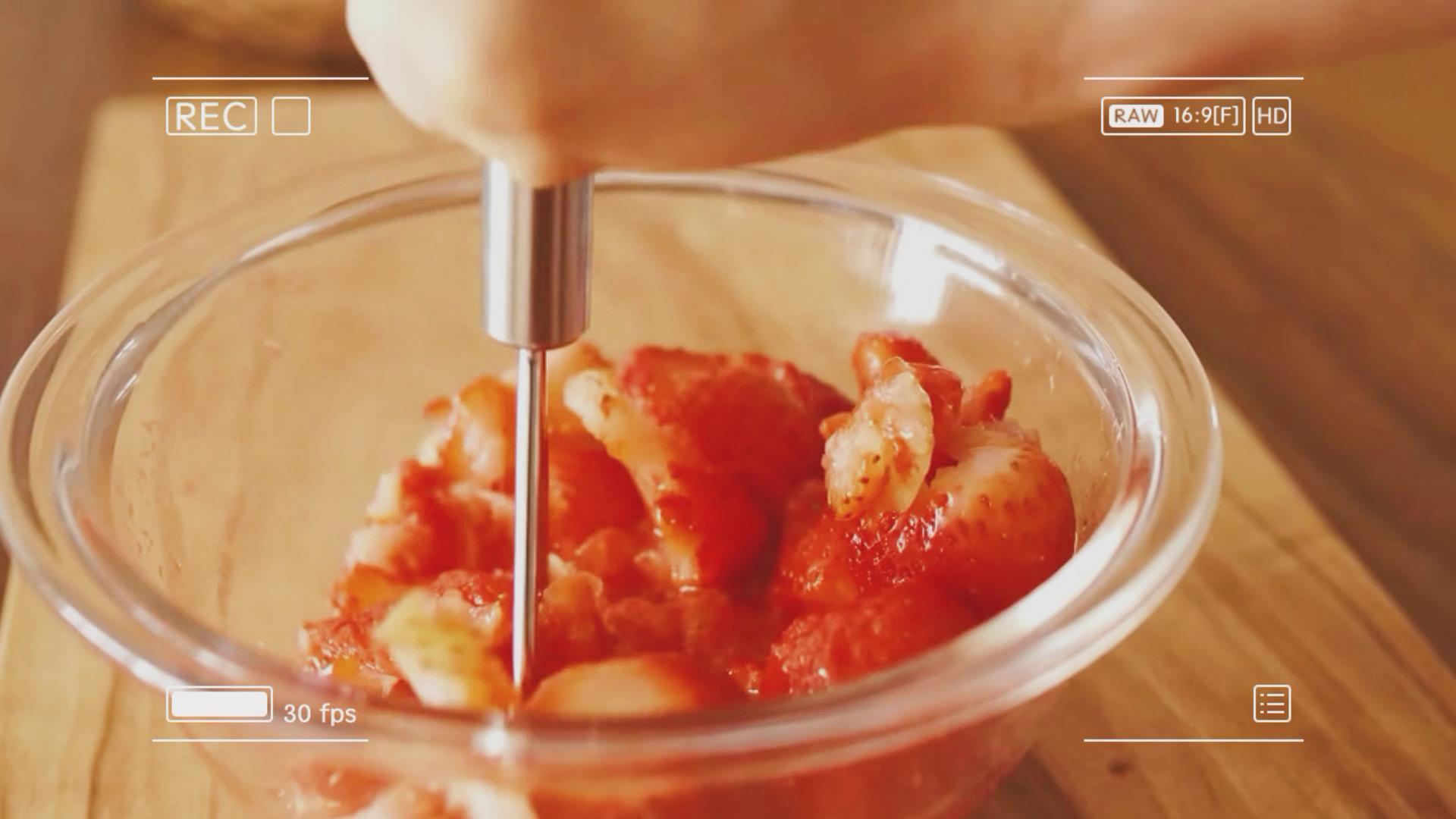 草莓冰淇淋,清甜无添加,营养美味,好吃到停不下来