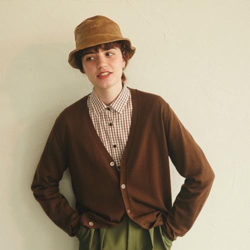 3个毛衣搭衬衫的组合，让基本款穿出不同风格，通勤穿搭可以更有趣好看