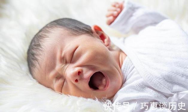 出血|新生儿的三个“异常”表现,其实是父母杞人忧天,新手爸妈快了解