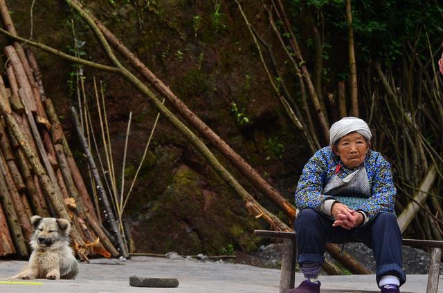 母亲|哪种老人最让子女心寒有3种类型的老人,一个比一个伤透人心