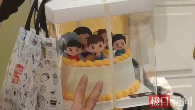 孫海洋深圳設(shè)宴感謝社會(huì)，將親手做的包子端上宴席