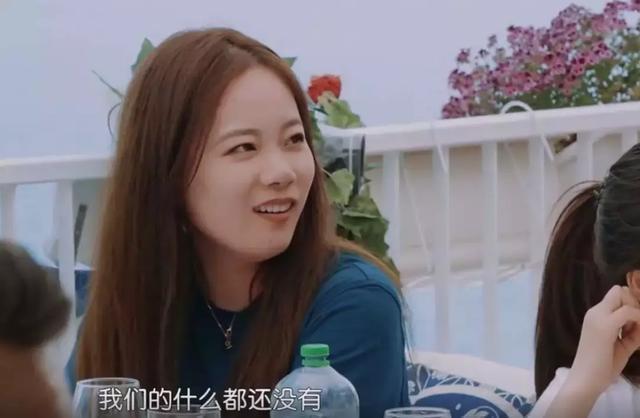 黃曉明被指差別待遇對(duì)中國(guó)客人跟外國(guó)客人態(tài)度大不同