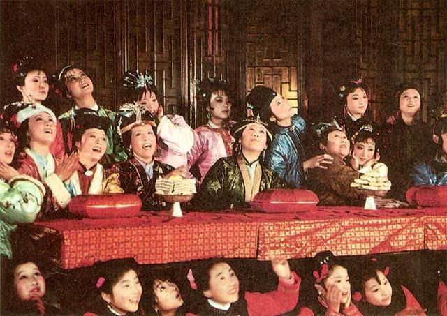  点亮|红楼梦中无处不在的月亮，点亮了故事里的人，留下了记忆中故事