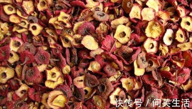 山楂|山楂加一宝泡水喝,每天一杯,排出黑臭宿便,和大肚腩说拜拜