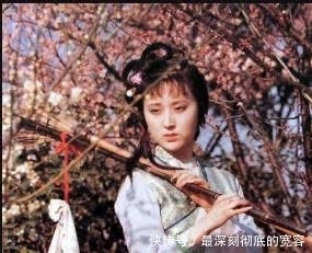 林黛玉病危时,身边只剩紫鹃一人,贾母为何还要调走她