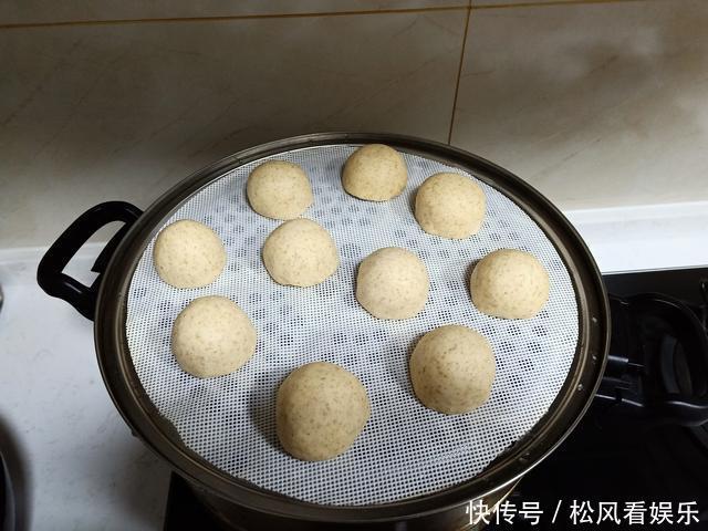 天天|天天宅家早餐不用愁,教你1招,5分钟就上桌,杂粮发面喷喷香