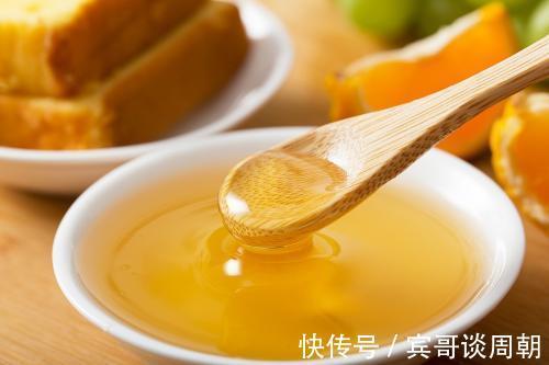 蜂蜜|蜂蜜加上此物天生一对，专治咳嗽，喉咙痛，比吃药还管用