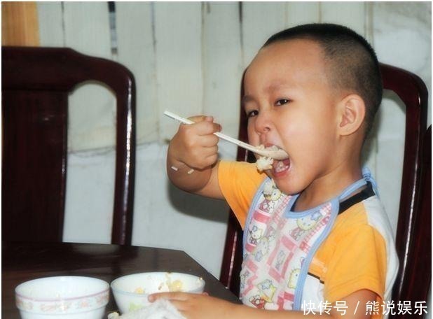 熊孩子|5岁儿子吃完饭就把碗摔了,妈妈很生气,儿子的话却让她破涕而笑