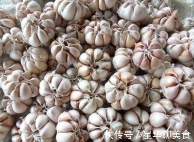 食材|做菜时，别随便放大蒜！谨记“3放3不放”，放错菜难吃还浪费！