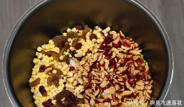 比黄磊老师做法还简单的东北粘豆包,1不和面2不放糖,软糯香甜!