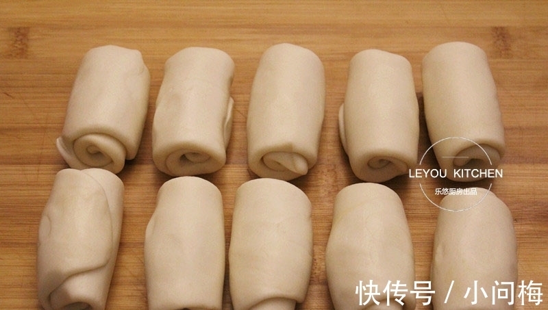 馅料|每年中秋都会做的月饼，咬一口，满手满嘴都是酥皮，比买的还香