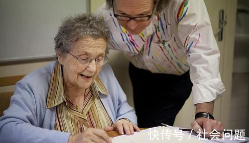 枕头|颈椎病很常见,但这3个危害可不小,做好2点来预防