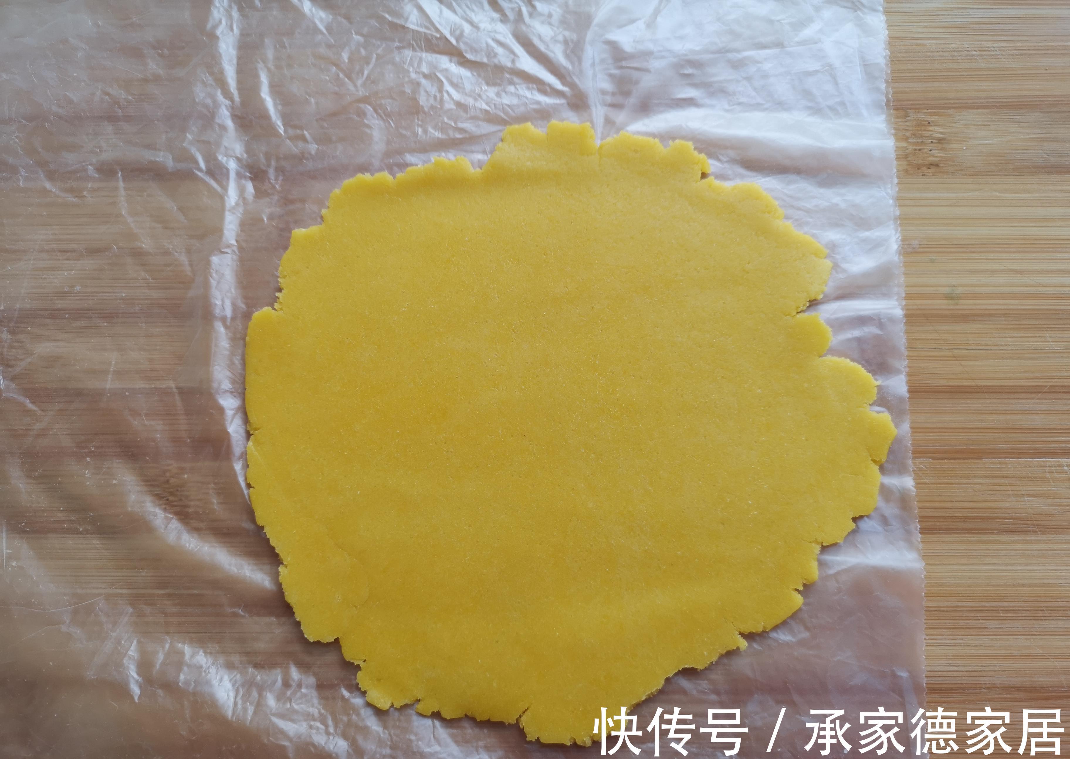 派模|每一次做都不够吃的南瓜派，奶香浓郁，比蛋挞还好吃