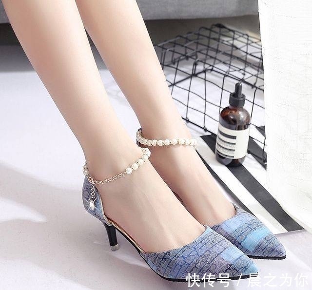 女神 多款尖头高跟鞋的女神搭配,自信的美腿优雅从容