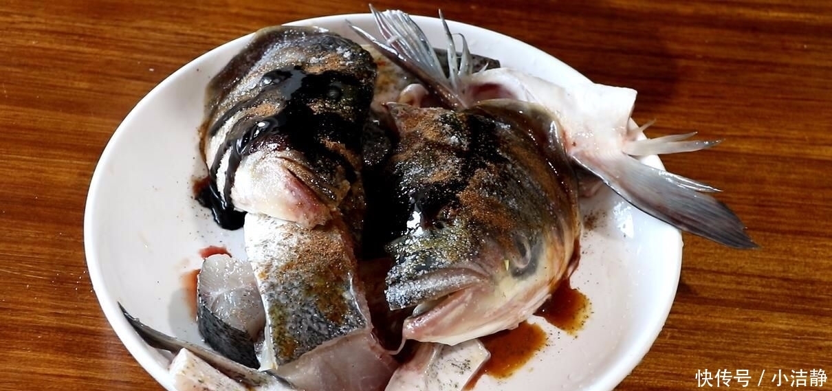 教你做砂锅焗鱼头,全过程不加水,鱼肉鲜嫩入味,做法简单易学