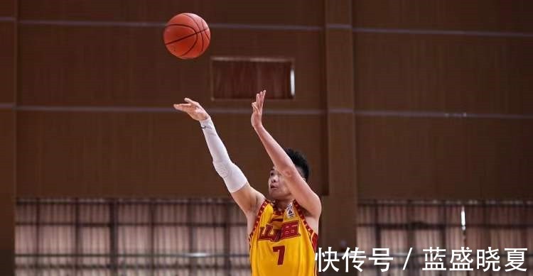 篮板|他是男篮国手,曾花重金向纳什学习,如今砍34+10,带队进前三!