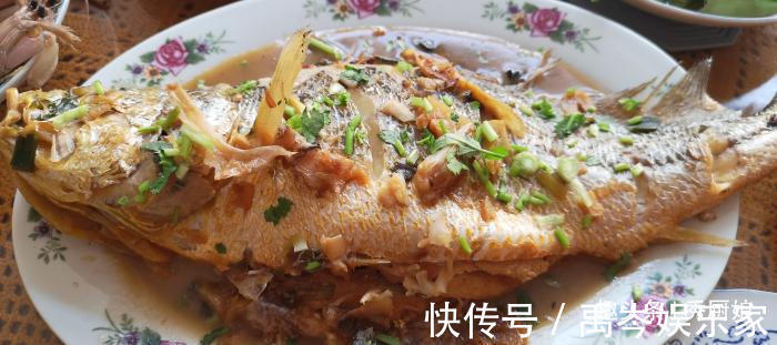 小叔子第一次带女友回家过年,嫂子做一桌好菜来招待,看看丰盛吗