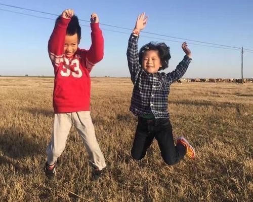 田女士|哥哥送小20岁妹妹上幼儿园,为不被误会努力装嫩:怕被当成爸爸