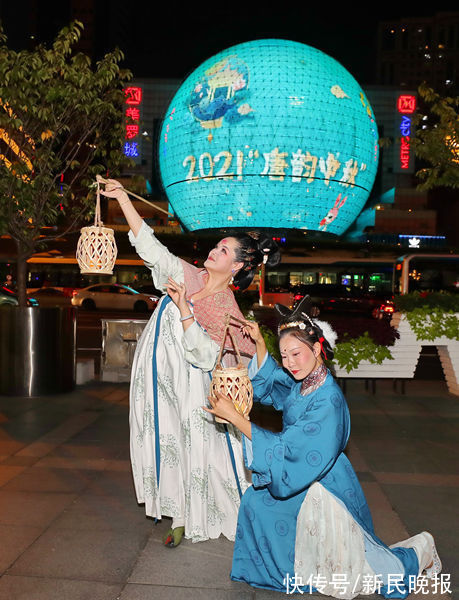 中秋$让传统文化活起来｜快来看！中秋夜，徐家汇升起一轮“明月”