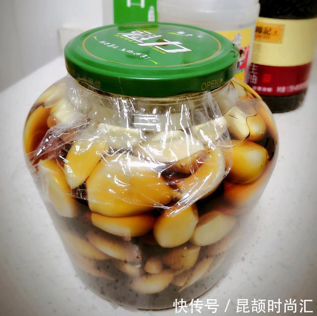 腌制|腌腊八蒜，别直接加醋泡！牢记4点，1天变绿，酸香脆爽，超简单
