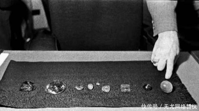 博物馆|三人去博物馆偷钻石,本想着是一场血雨腥风,结果连报警器都没响